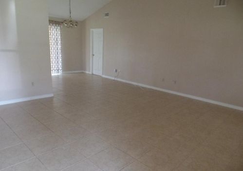 2729 Eagle Dr, Fort Pierce FL  34984-8917 exterior