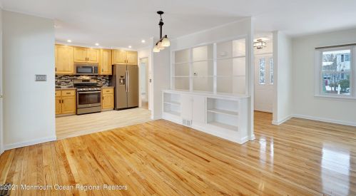 15 Glenwood Dr, Berkeley Township NJ 08721-1021 exterior