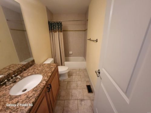 1 Crabapple Ct, Saint Louis MO 63132-3422 exterior