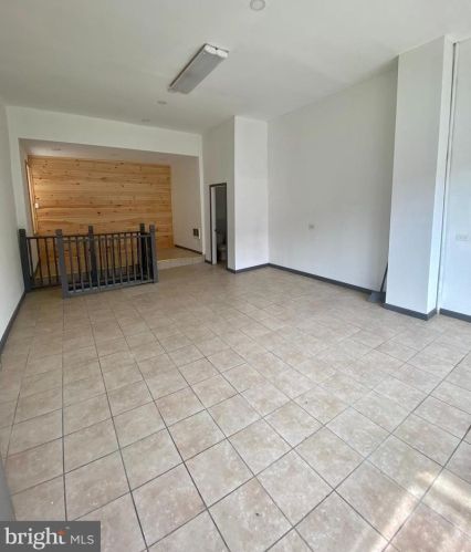 1924 4 St, Philadelphia PA 19122-2206 exterior