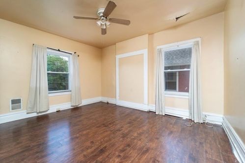 5420 Avondale Pl, Pittsburgh PA 15206-1402 exterior