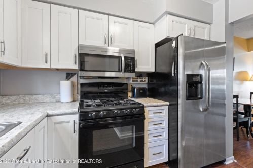 5874 Okemos Rd, Haslett MI 48840-9562 exterior