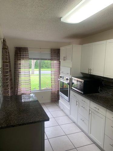 10439 Isleworth Ave, Tampa FL  33647-3314 exterior