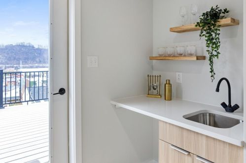 5105 Holmes St, Pittsburgh PA  15201-2433 exterior