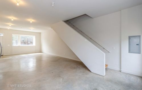 2629 Hamlin Ave, Chicago IL 60647-1009 exterior