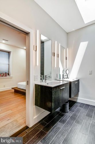 1261 26 St, Philadelphia PA 19146-4402 exterior