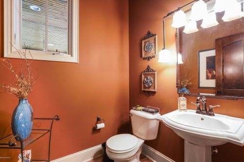 2068 Tall Pne Dr, Grand Rapids MI 49546-7923 exterior