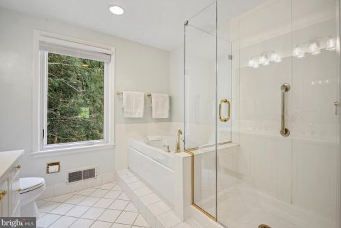 11008 Stanmore Dr, Rockville MD exterior