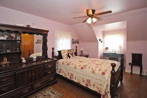 1238 Arrowood Dr, Pittsburgh PA 15243-1804 exterior