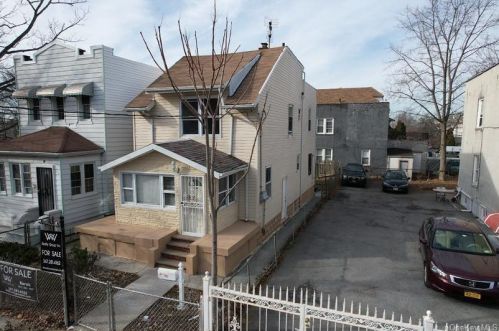 4103 Bronxwood Ave, Bronx NY 10466-4510 exterior