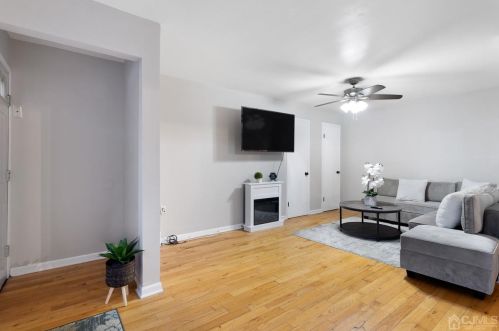 56 1st St, Perth Amboy NJ 08861-4333 exterior