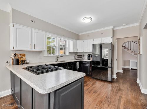 256 Frst Ave, Elmhurst IL 60126-3547 exterior