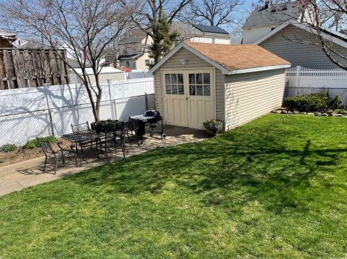 113 Cambridge St, Valley Stream NY 11581-1834 exterior