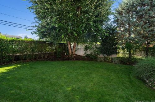 24 Crockett St, Norwalk CT 06853-1611 exterior