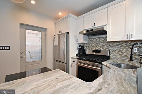 120 Greenwich St, Philadelphia PA 19147-6110 exterior