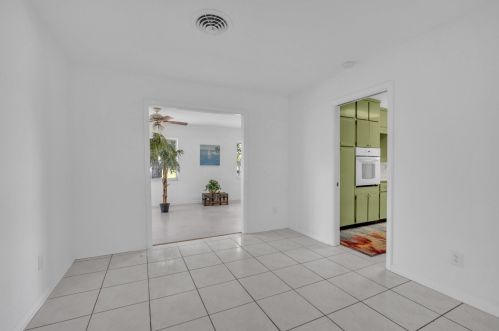 202 Bay St, Fort Pierce FL 34952-1318 exterior