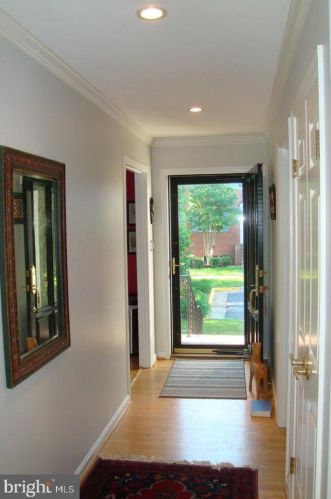 7330 Lewinsville Park Ct, Mc Lean VA  22101-5633 exterior