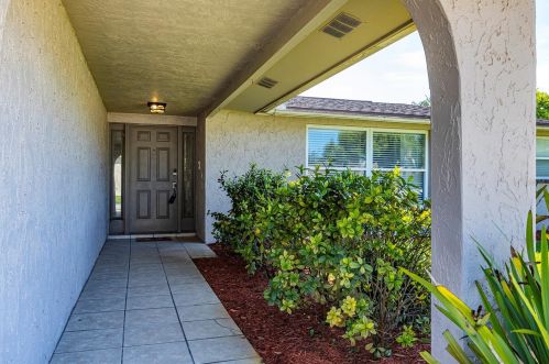 8914 Catalina Dr, Port Richey, FL 34668-5758