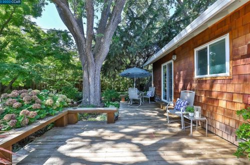 81 Byron Dr, Concord CA 94523-4102 exterior