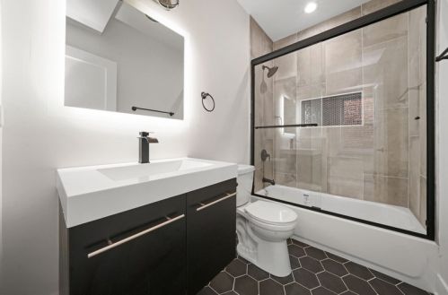 323 Homan Ave, Chicago IL 60655-3509 exterior