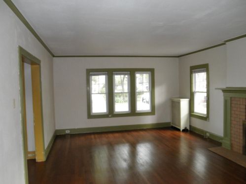 617 50th St, Milwaukee, WI 53208-3639