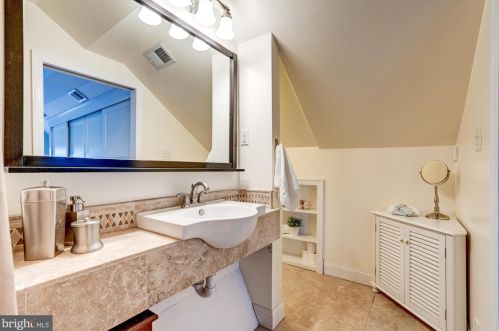 3240 Livingston St, Washington DC 20015-1756 exterior