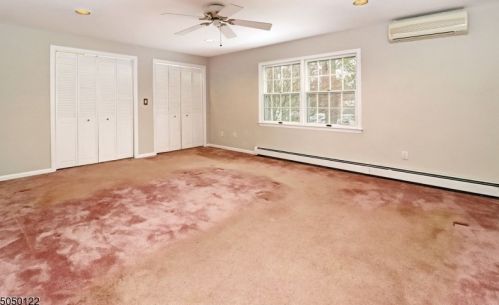 83 Edgewood Dr, Florham Park NJ 07932-2126 exterior