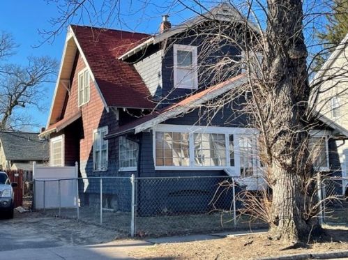 18 Littleton St, Springfield, MA 01104-2534