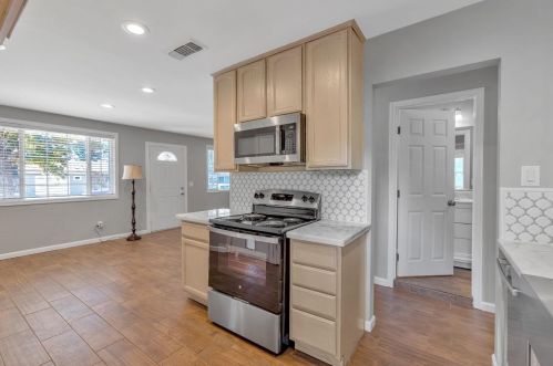 1323 School St, Folsom CA  95630-3335 exterior