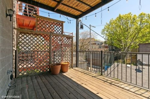 2739 Thomas St, Chicago IL  60622-8396 exterior