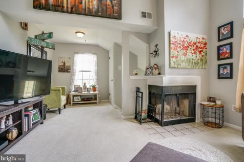 710 Foxmeadow Dr, Limerick, PA 19468-1537