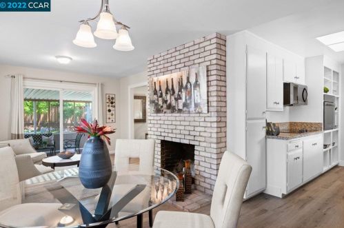 1824 Manzanita Dr, Concord CA 94519-1128 exterior