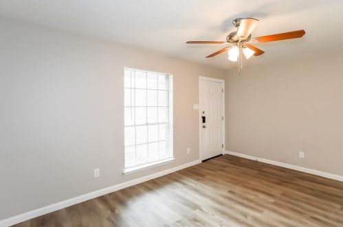 2101 Ruby Rd, Irving TX  75060-7114 exterior