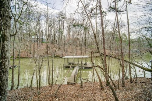 8245 Bennett Ln, Gainesville GA 30506-4068 exterior