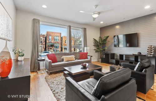 2237 Erie St, Chicago IL 60644-1714 exterior