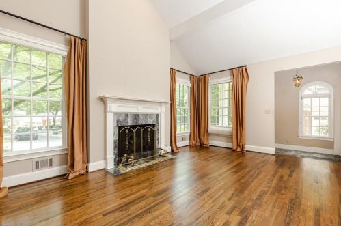 11 Bohler Mews, Atlanta GA 30327-1141 exterior