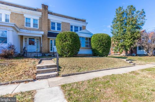 24 Mowry St, Chester, PA 19013-5022