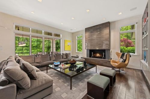 3 Ter Cir, Armonk NY 10504-1112 exterior