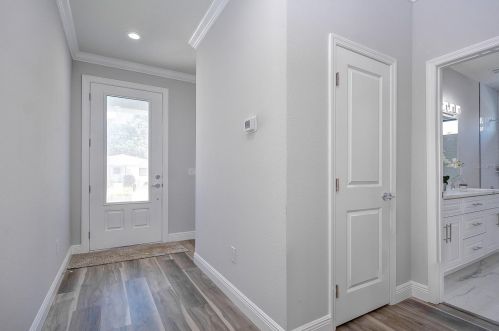 2710 Braddock St, Tampa FL  33607-6828 exterior