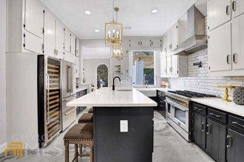 3342 Kilby Pl, Atlanta GA 30327-2214 exterior