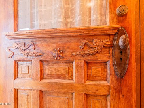 320 Elizabeth St, Sylvan Beach MI 49461-1311 exterior