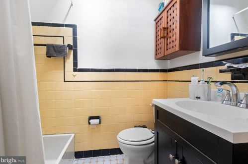 134 Weymouth Rd, Darby PA 19023-1424 exterior