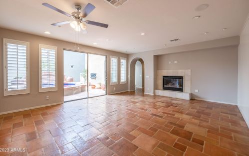 3931 Crst Ln, Phoenix AZ 85027-1602 exterior