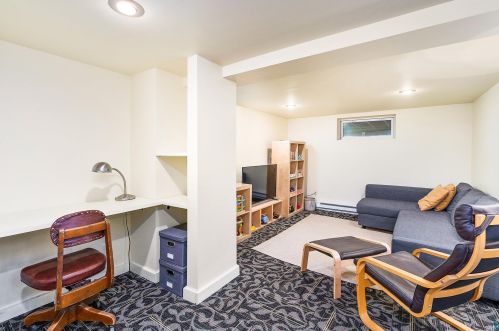 1114 Chester Park Dr, Duluth MN 55812-1139 exterior