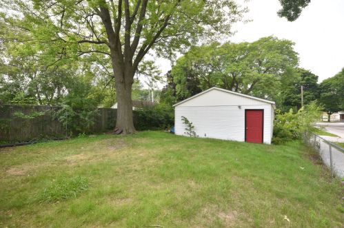 4177 46th St, Milwaukee, WI 53216-1524