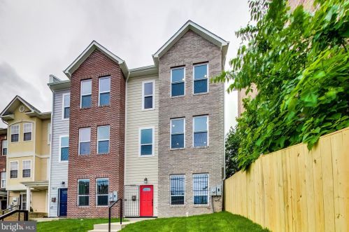 5009 Astor Pl, Washington, DC 20019-7601