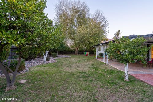 3842 50th Pl, Phoenix AZ 85018-4413 exterior