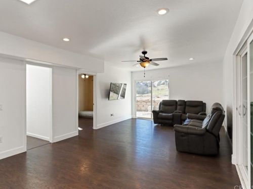 24 A St, Perris CA 92570-1962 exterior