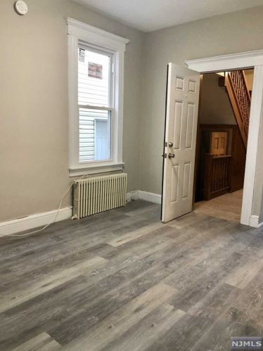 24 Maple St, Outwater NJ 07026-2908 exterior