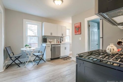 293 Gln St, New Britain CT 06051-3060 exterior